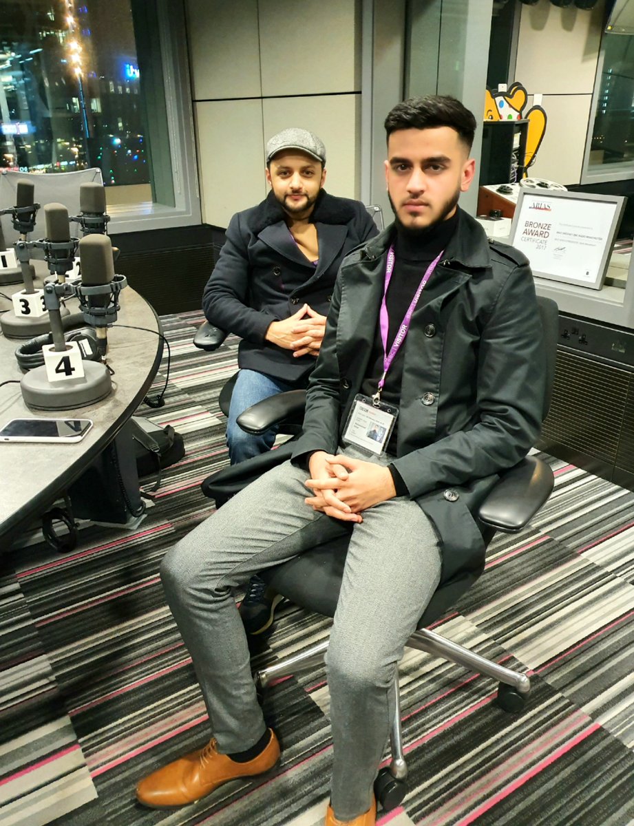 BBCRadioManc's tweet photo. On #Indus artist @IsmailHussainOf talks to @TalatFarooqAwan about   #Islamic hymns known as #Nasheed and how he uses the melodic frame work of #Raags for his songs.  Listen back on @BBCSounds https://t.co/DSuBoEbdzK https://t.co/kJpdosLhsM