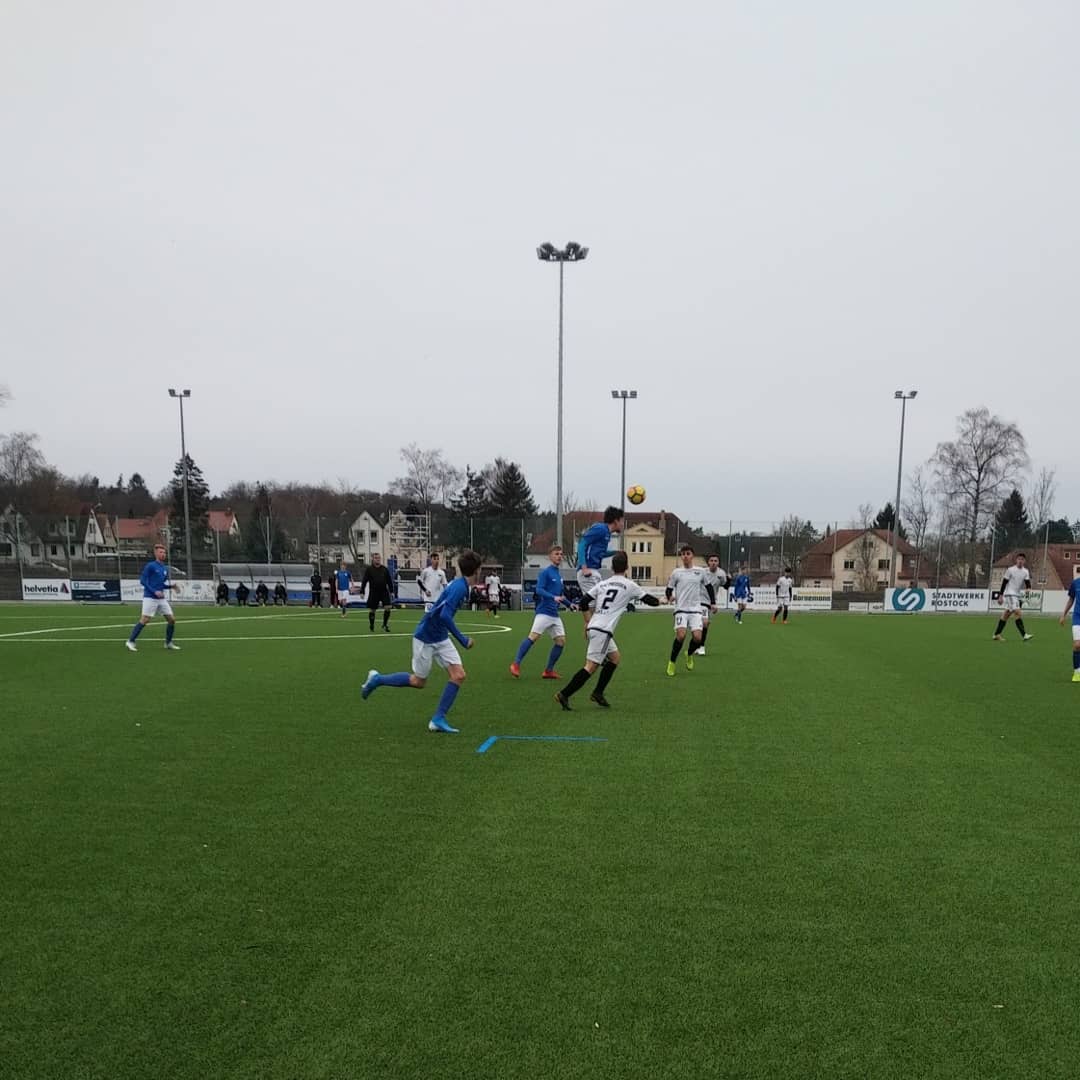 HugoHabrich's tweet photo. #hugo #fussball #februar2020 #fussballistmeinleben #u16 #talentförderung #fchansarostock #fch #hansa #hansarostock #hansalebt #nlz #nlzrostock #rostock #jungehanseaten #segelsetzen #heimsieg #bfcpreussen #u19bezwinger https://t.co/03Wg3MUtmT
