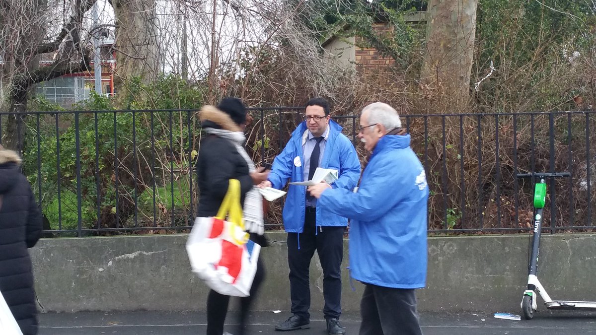 XavierPERICAT's tweet photo. @Mothron1Vision mobilisé tout le week-end pour faire connaître le 1er volet du projet de @GMothron et de son équipe ! #Mothronunevision #Mothron2020. 3/3 au Marché HeloÏse. https://t.co/Ka6uewf1rN