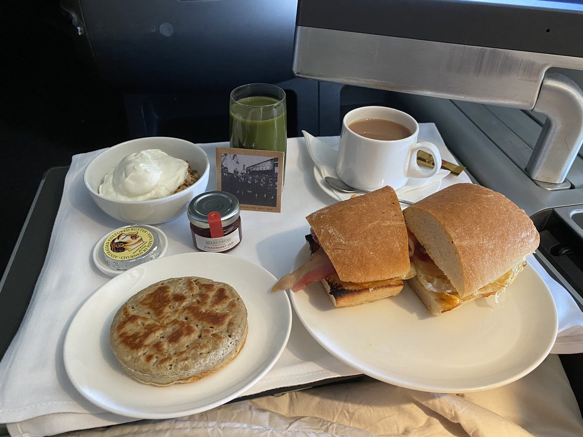 TheForwardCabin's tweet photo. Great food onboard #QF99, the retirement flight for this aircraft! https://t.co/zsVDjXfnbz