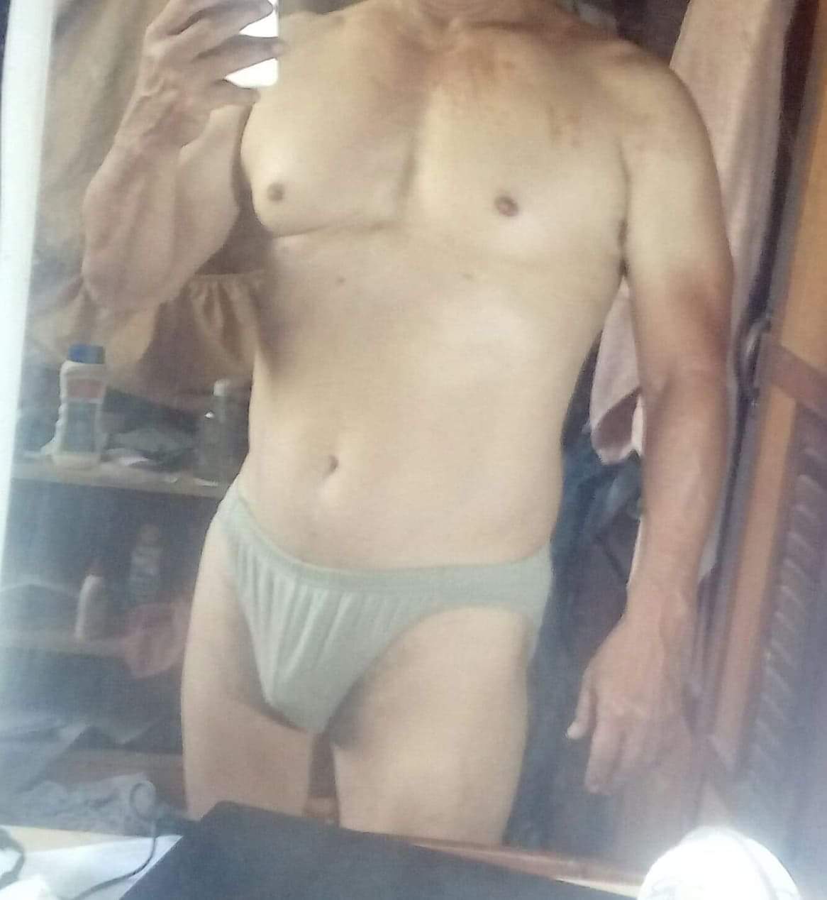 Maduros De El Salvador na platformě X: „Viejones pero calientes 🔥🔥  t.cobDRaKMF3Ip“  X