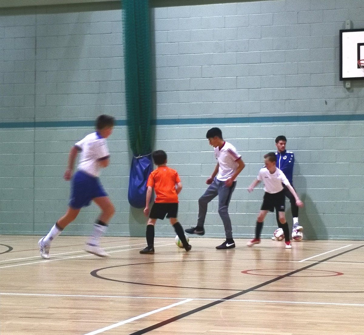 J9UAN's tweet photo. @FutsalTorwood... ⚽⚽⚽⚽ Juaniho &amp; Aideninho were on 🔥🔥🔥 today.... Pleasure to watch! 💛⚽🖤🏴󠁧󠁢󠁳󠁣󠁴󠁿❤️🇪🇸 https://t.co/PFvajkChT5