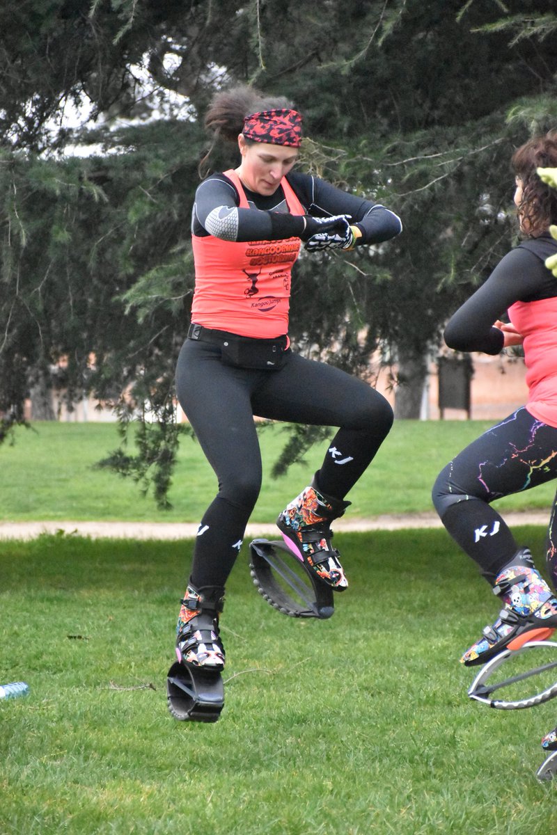 Maitechu1979's tweet photo. #KangooBootCamp #KangoorinasNocturnas #GimnasioAranda #DehesaDeLaVilla
#KangooJumps #EjercicioDeRebote #KangooRunning #Deporte #Salud #Felicidad #Diversión #EnForma #SaltoSinImpacto #Fitness #EntrenamientoFuncional #Equipo #CorrerSinImpacto #KJInstructor #KJLovers #KJ #RCJumps https://t.co/KQvxS3jpnJ
