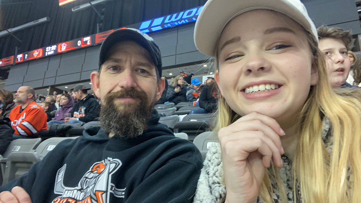 Paige_700's tweet photo. Enjoying my first Omaha Lancers game! 🏒 #tweettheheat https://t.co/JY4D4RajuM