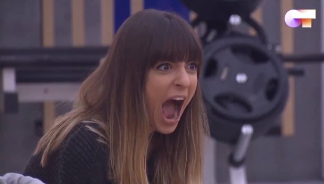 criyingups's tweet photo. ACABAN DE PONER UN VÍDEO DE ELLOS DOS BESÁNDOSE??????

#OTGala4 https://t.co/OtGhuYmNPX