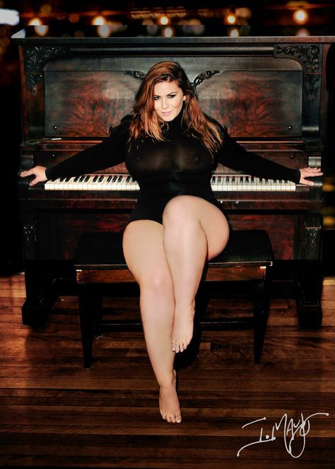 LondonAndrewsL1's tweet photo. London Andrews 2015
A classic image of London by Isaiah Mays, taken in L.A.
#LondonAndrews #londonandrews #model #plussizemodels #bbw #beauty #bbwmodels #curvymodel #curves #voluptuous #londonandrewsmodel #sexy #Patreon #onlyfans #honormycurves #plussizemodel #imay https://t.co/dbIwitOtO5