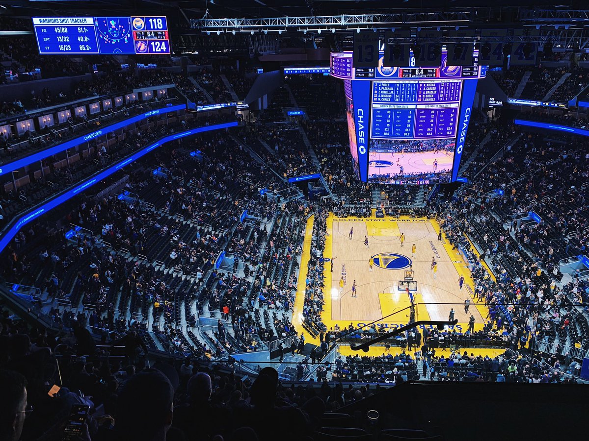 HelloKimMarie's tweet photo. #LakeShow last night with @fancation and @LakersNation https://t.co/L6wug7Pwaq