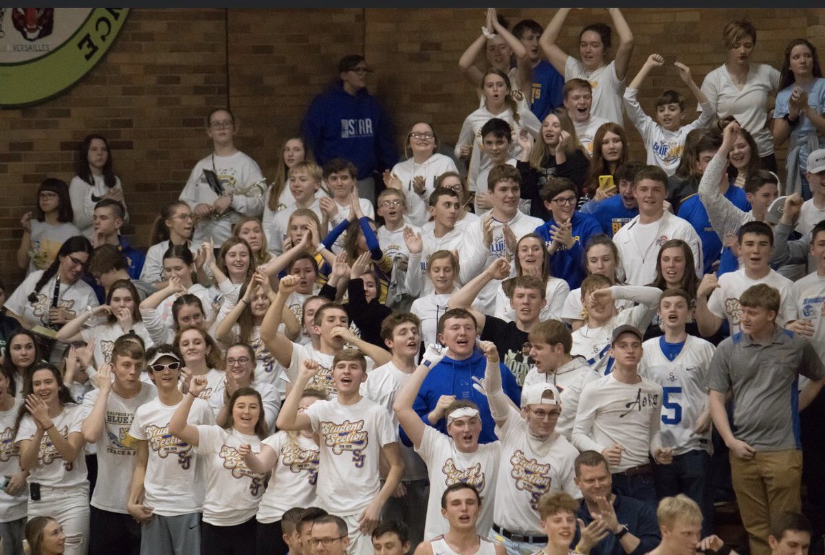 DSJStudents's tweet photo. @OHSAASports #GoldenMegaphone https://t.co/rxTXs5q6S5