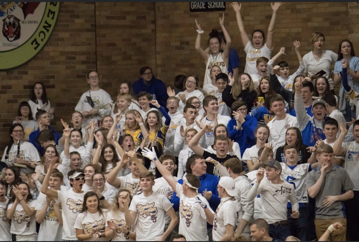 DSJStudents's tweet photo. @OHSAASports #GoldenMegaphone https://t.co/rxTXs5q6S5