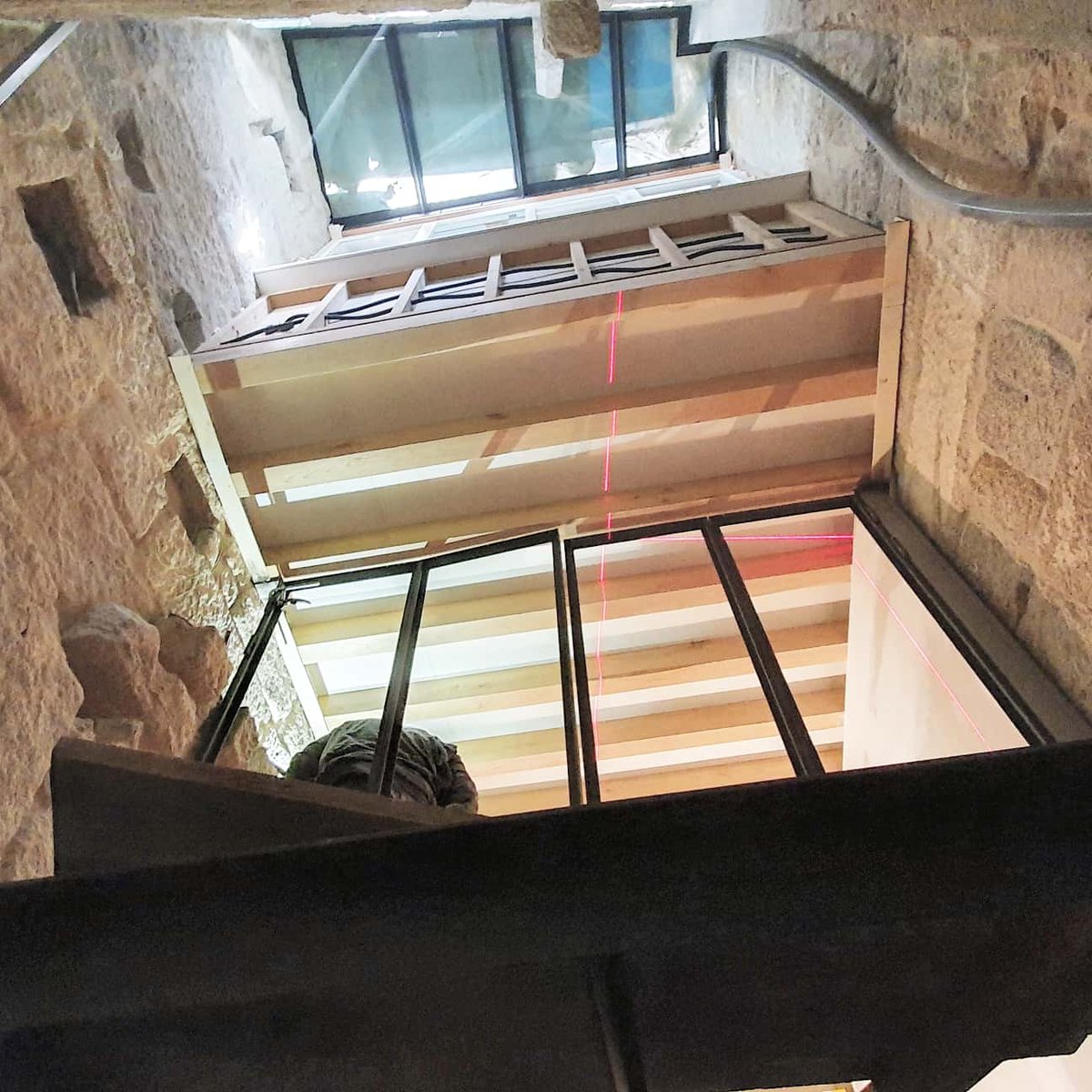 MontajesFiver's tweet photo. Puerta abatible 4 hojas imantada 
Seguimos!!💪 Ansedequintans Arquitectos https://t.co/MuJDV3vS8h
