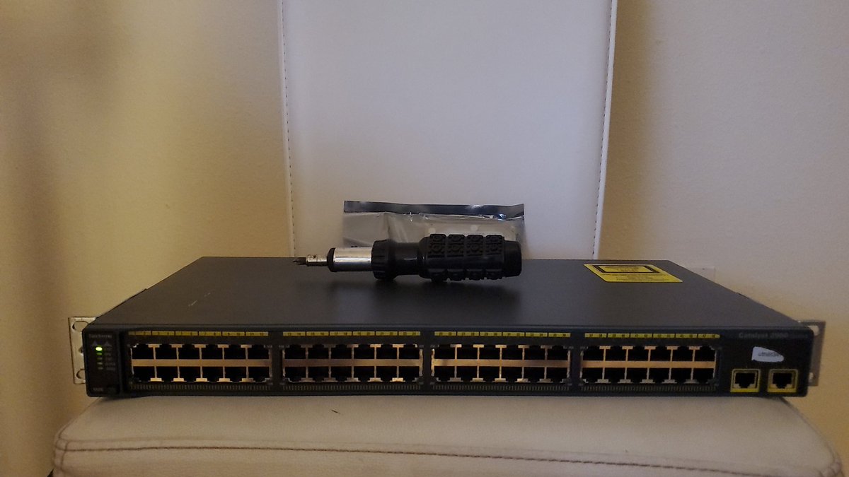 GeekyHomeLab's tweet image. The switch came in, currently losing my mind over it. Whoever had it before me, had a really really messed up system image on it, to the point where default config was useless. Flashed the newest version, let&apos;s see what&apos;s up. #cisco #switch #NetworkAdmin #SysAdmin #homelab