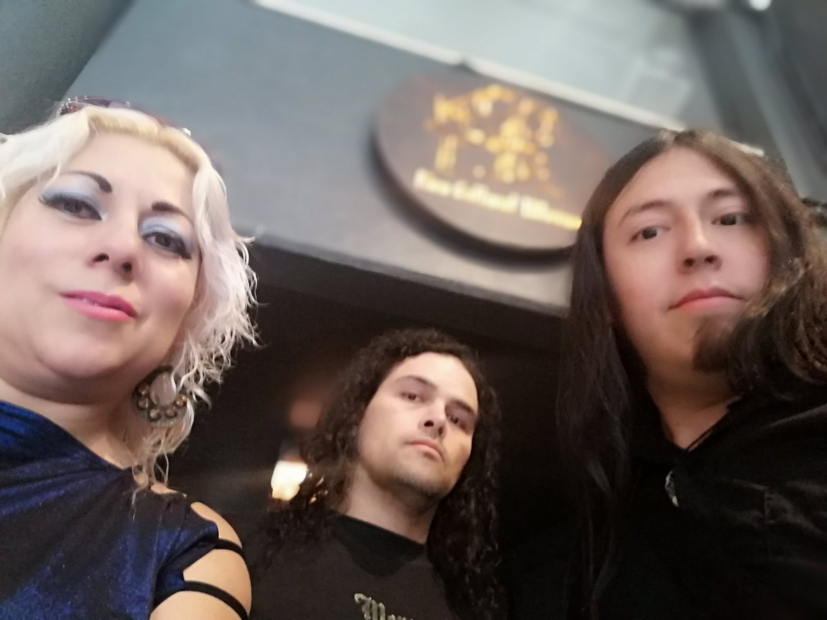 magazinehedonia's tweet image. @EKOSmx presenta #Instinto su disco de temas inéditos en un momento mas en el #ForoHilvana