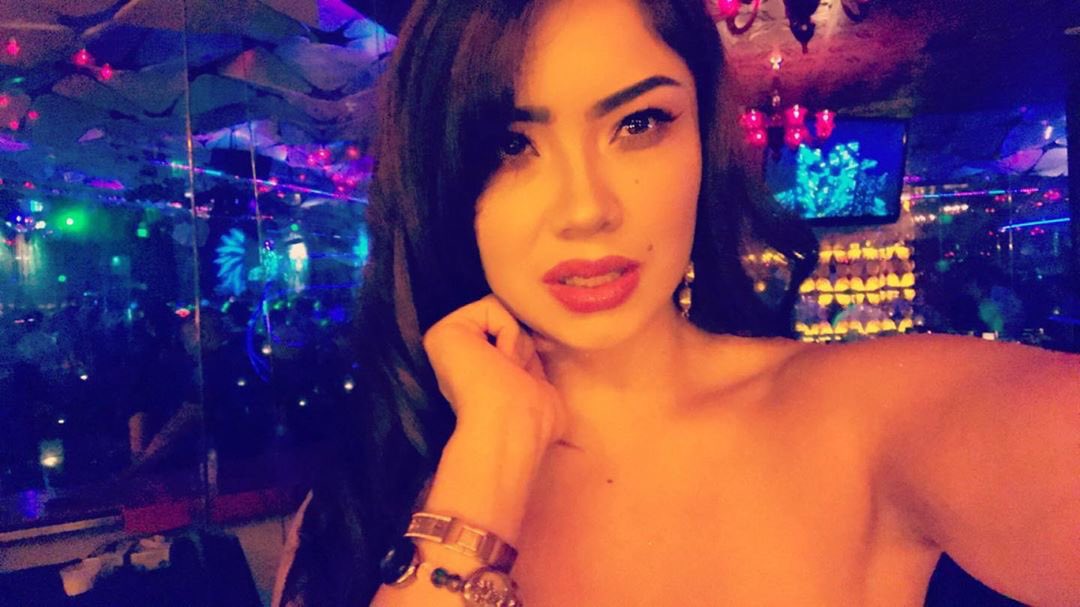CongaRoom's tweet photo. #OnlyAtCongaRoom
REPOST • @sweetnclever What’s life without adventures #saturdaynight #congaroom #girlsdatenight #lovemygirls #salvadoriangirls #timetoadult https://t.co/0IFCLaoPsc