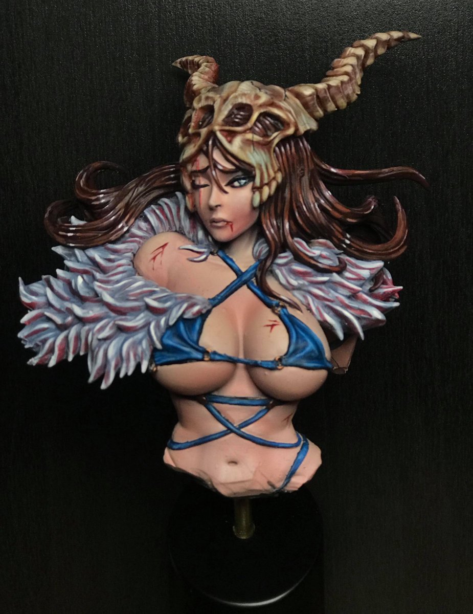 Primal Huntress Bust (quite literally) for @kingdomdeath ... Happy with it for a first attempt at a bust! #kdm #kingdomdeath #bustpainting