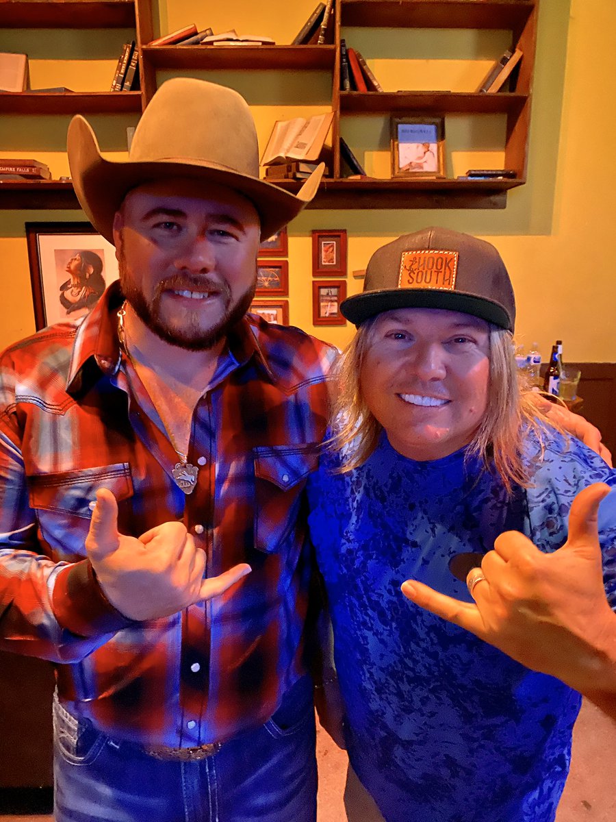 CaptainCorder's tweet photo. Great times with good friends josh ward #soundman #livesound #texascountry #captaincorder #hooksouth #fish #baylife #bayripper #theguidelife https://t.co/cVFkwXwd9r