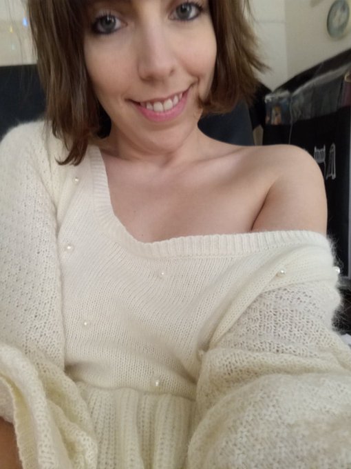 I am online @chaturbate ! Cum say hello to me at https://t.co/ISes9Guc1q ! #chaturbate #chaturbategirls<a class="tags" href="/tag/chaturbate">@chaturbate</a><a href="/tag/camgirl"class="tags"><span>#camgirl</span></a><a href="/tag/chaturbate"class="tags"><span>#chaturbate</span></a><a href="/tag/chaturbategirls"class="tags"><span>#chaturbategirls</span></a>