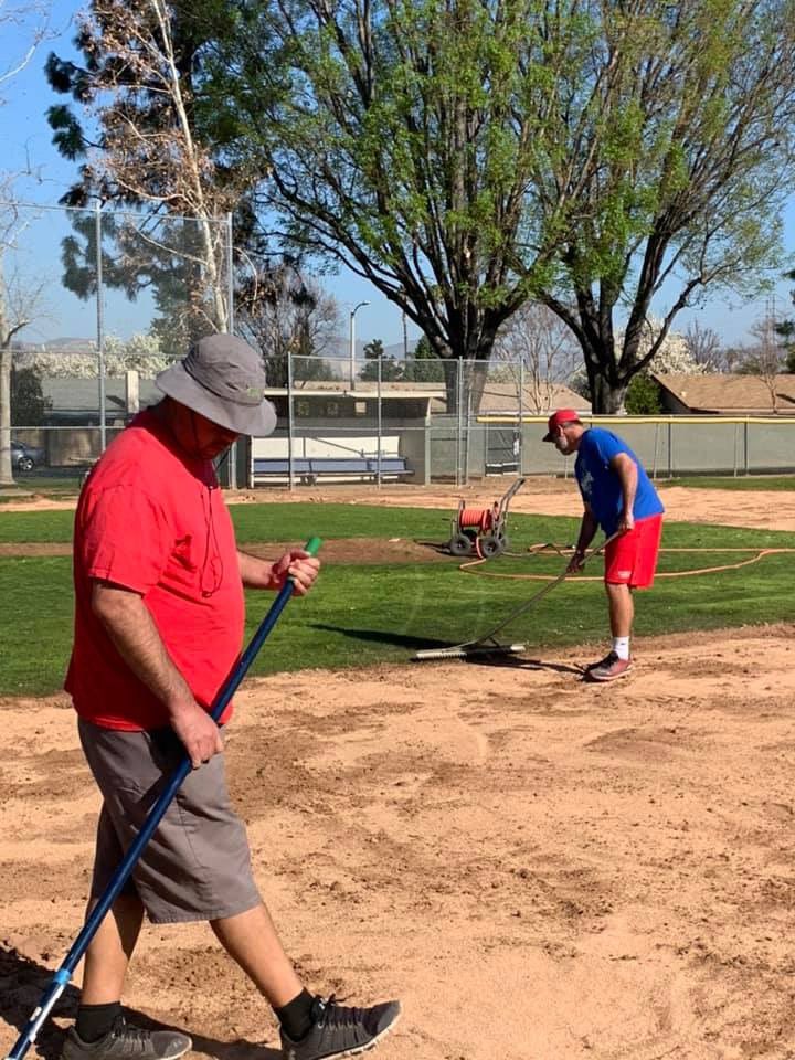 JustxWilliams's tweet image. Volunteering at SVBL on Saturday morning.  Over 50 people showed up to help get the fields right for opening day.  Thank you to everyone that showed up.