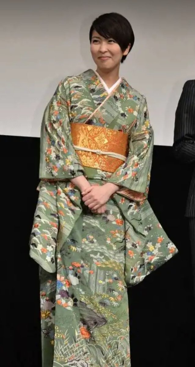 ぬえ Sur Twitter 松たか子さんのお着物姿といえば 成人式の時にお召しだった振袖が忘れられなくて 映画 小さいおうち の試写会で再び見られたのが嬉しかったなあ ぬえ Sur Twitter 松たか子さんのお着物姿といえば 成人式の時にお召しだった振袖が忘れられなくて 映画 小さいおうち の試写会で再び見られたのが嬉しかったなあ