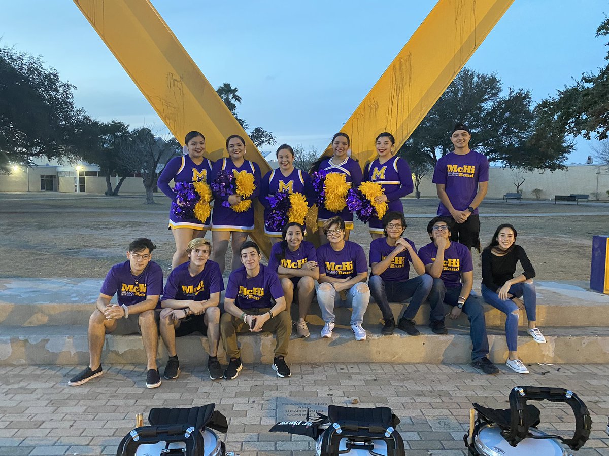 About to welcome our 6 time state champs....moments away. Drumline, cheer, parents and community here to welcome home the McHi Mariachi Oro!