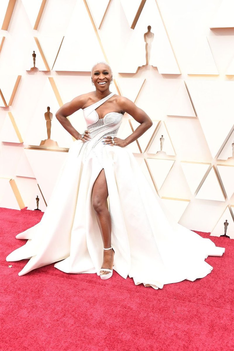 mcportugalreal's tweet photo. Mais dois looks total white no #rescarpet do #oscars. Que trend maravilhosa! https://t.co/RsNYFDVOdZ