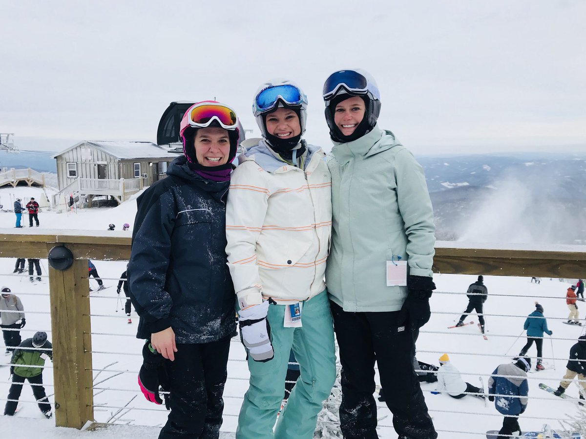 KatColeReads's tweet photo. Great trip + great friends + great skiing. #GirlsTrip2020 #BeechMountainNC https://t.co/thdlTu7TEf