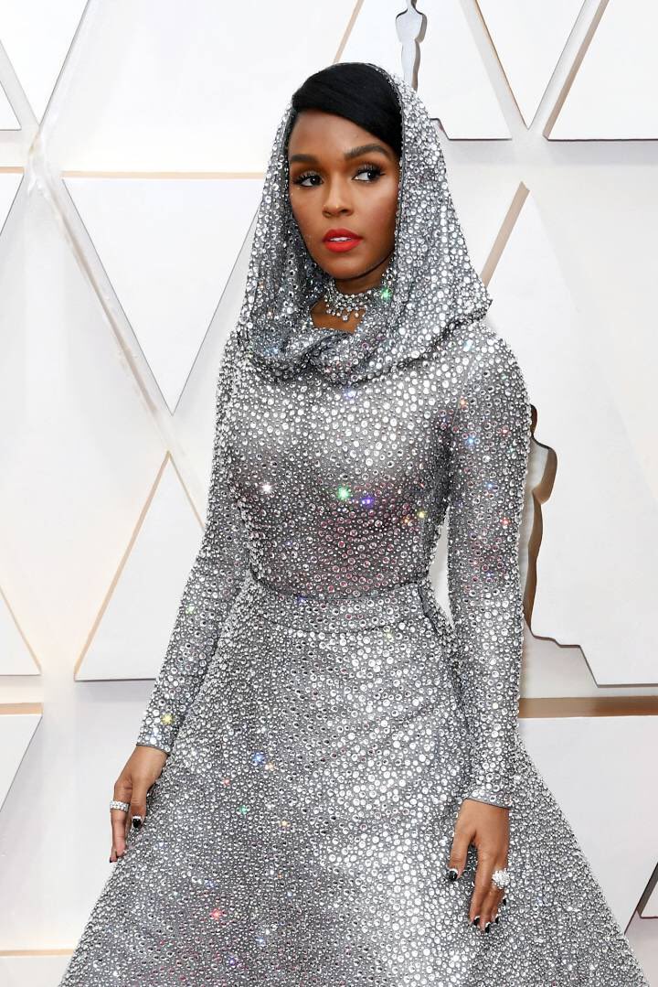 That performance though!!! Incredible <a href="/JanelleMonae/">Janelle Monáe👽🚆🤖🚀🪐</a> 💯💫👏🏼 #oscars