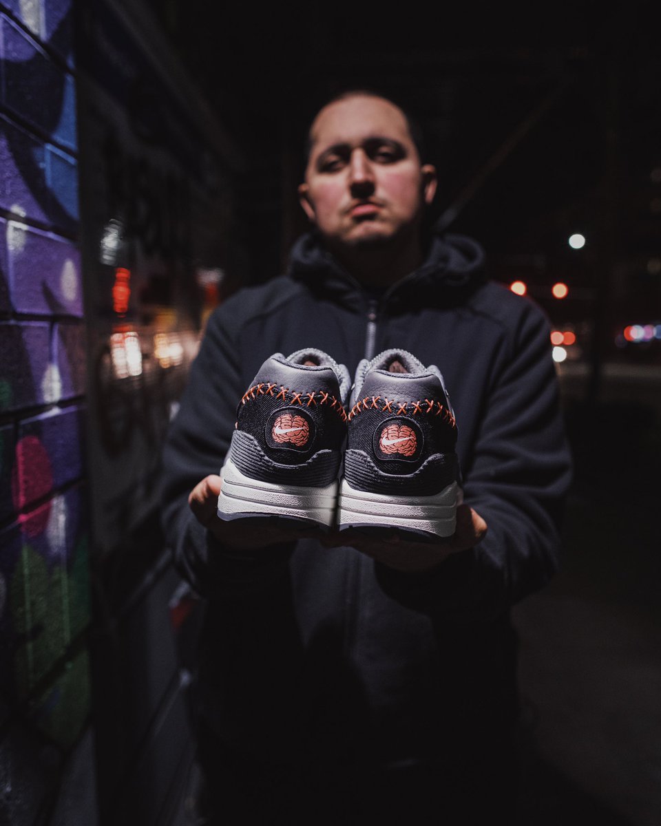 CjPeterson13's tweet image. This past year has been filled with darkness but has been overcome by light. Thanks to everyone for the support through this tough time. 

Grey Matter Bespoke AM1 inspired by my tumor found last April

RT if you would cop if released