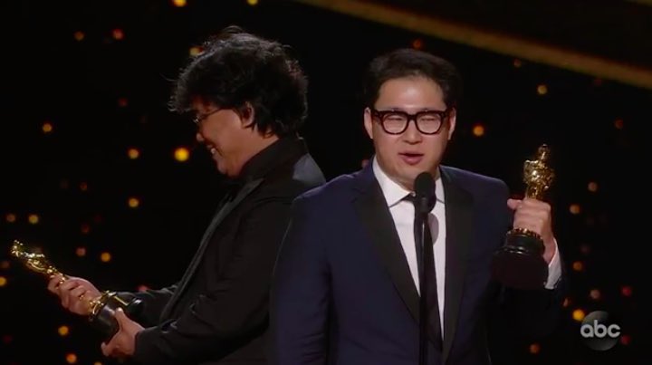 LostInFilm's tweet photo. Find someone who looks at you like Bong Joon Ho looks at his Oscar. https://t.co/bsKfF1klSs