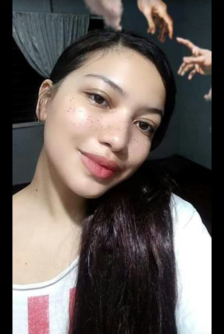 prettyjulyan's tweet photo. How I wish I had freckles 💞 https://t.co/knUaVhCVRg