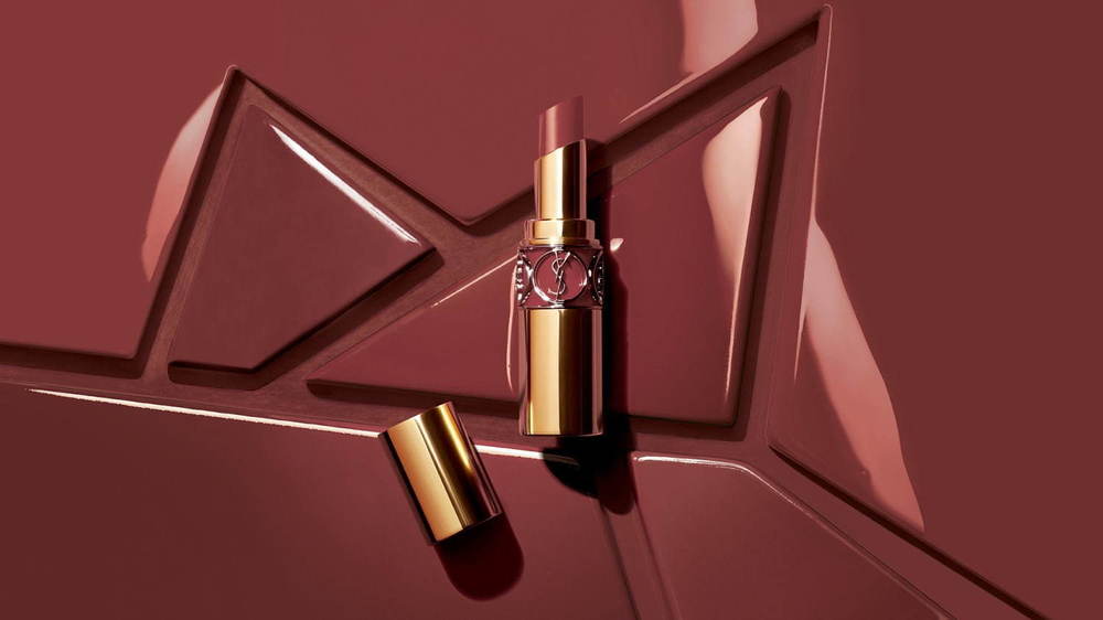 イヴ・サンローラン人気リップがスターモチーフに！「ルージュ ヴォリュプテ シャイン」“ダスティーカラー”の新色 も - fashion-press.net/news/58178