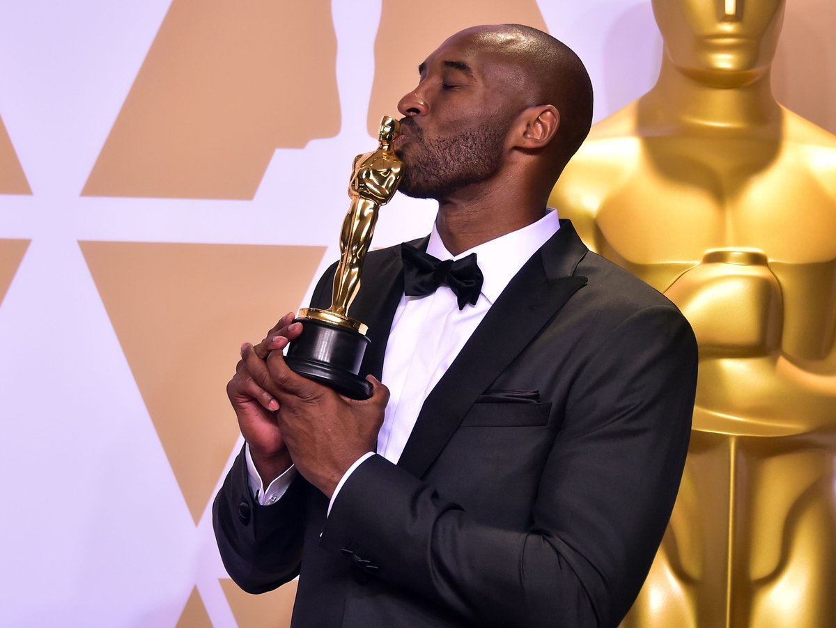 #Oscars 

🔙 Kobe Bryant, 2018'de "Dear Basketball" isimli kısa filmiyle "En iyi kısa animasyon filmi" dalında Oscar almıştı.. 

Huzur içinde uyu Kobe Bryant.. 😥