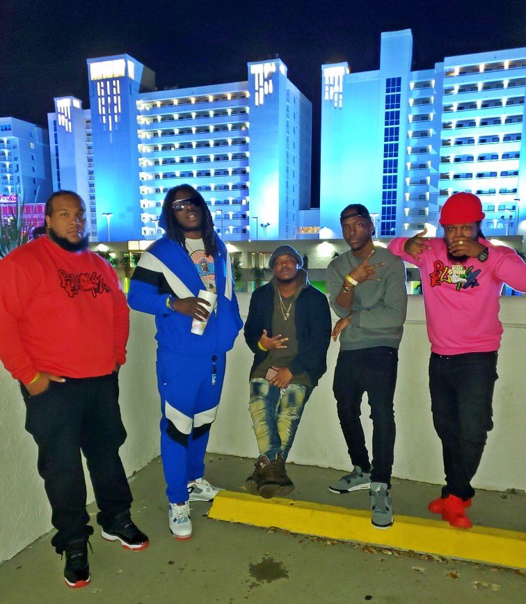 iAmShockRu's tweet photo. We Brought Flo-Raq To Da Water ! #SCUMA https://t.co/Z2g5uM2IBj