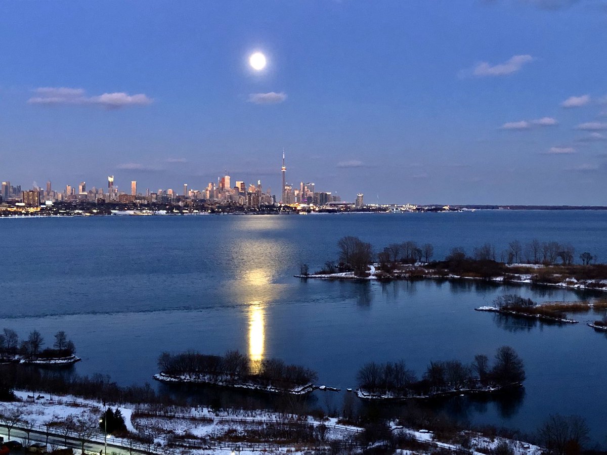 Shivering on my balcony on a cold Saturday evening, 6:00pm, appreciating a beautiful #SnowMoon.  
Hoping the ray, pointing in my direction enlightens. We could all use enlightening and empowering. To see beauty is to experience the presence of Creator. #wellness Happy new week.
