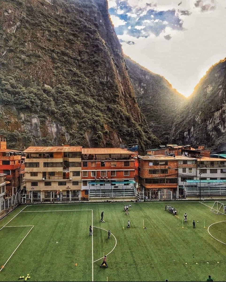 Aguas calientes, un pueblo entre montañas secretas