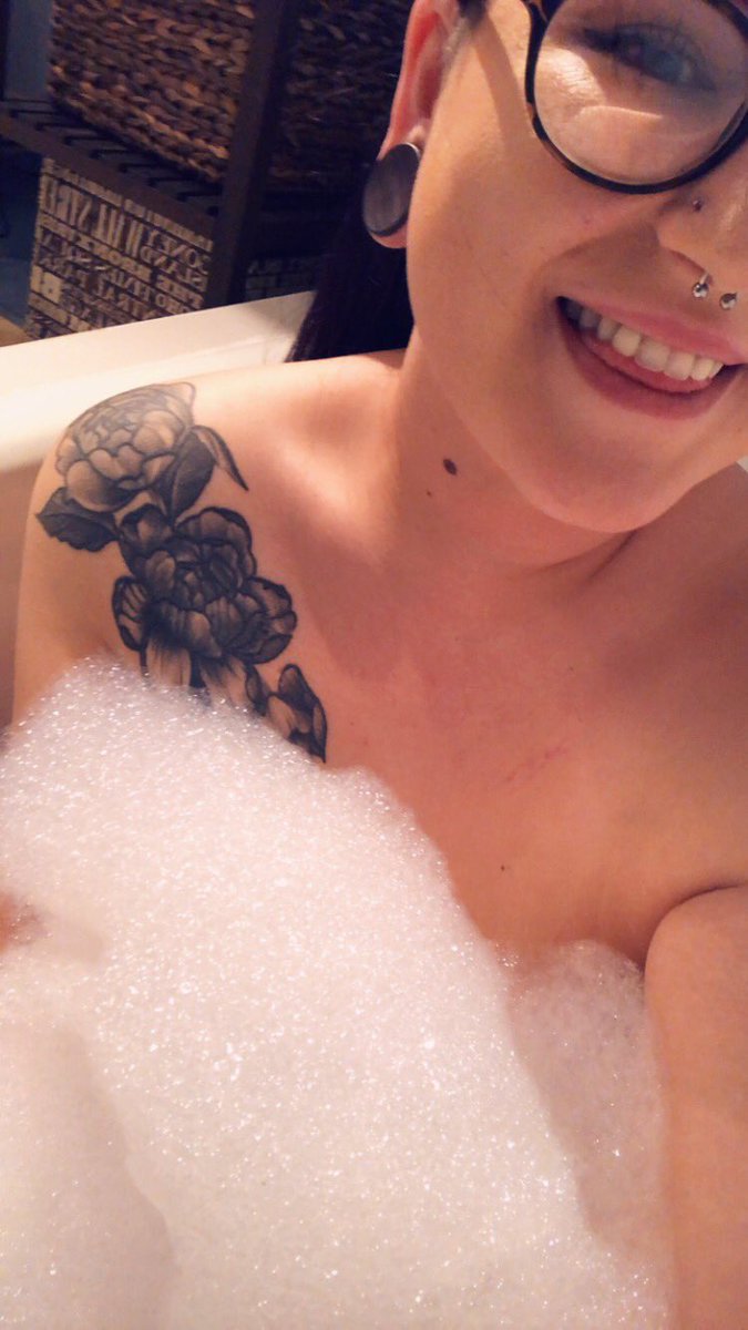 spooky_lexi's tweet image. Nothing like a bubble bath 😉💦

Cum watch me 

onlyfans.com/spooky_lexi

#sw #cashapp #onlyfans #thicc #buymynudes #payme
