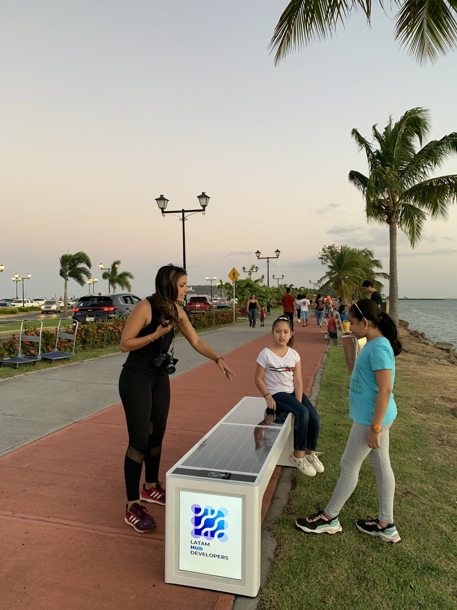 jdossao's tweet photo. @TReporta Nuevas Bancas inteligentes en el Causeway hoy https://t.co/y9PWG55KqE