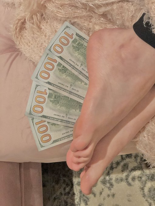 #footworshipping #footdom #goddessworship #footplay #FOOTWORSHİP #slaveplay #findom #financialdominatrix