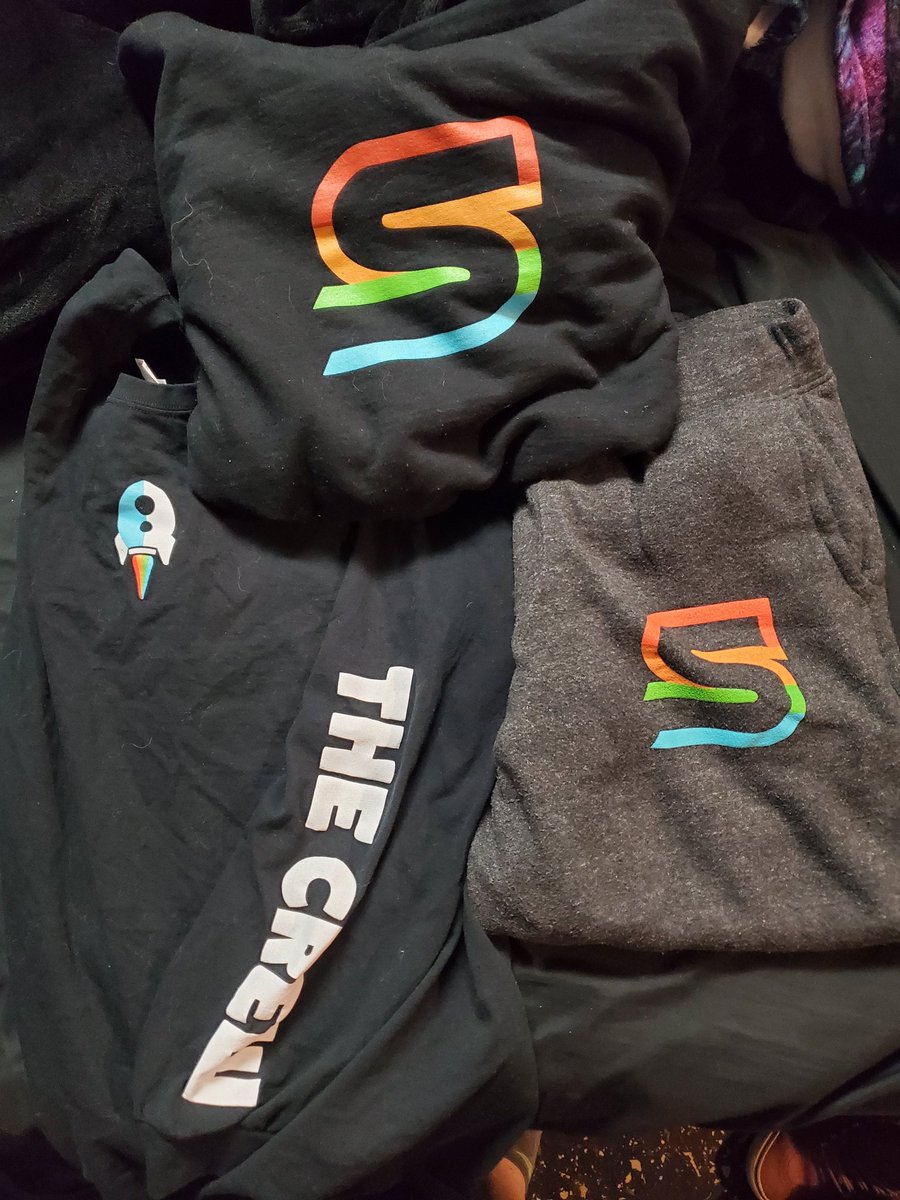 Alice_MBW's tweet photo. @KYR_SP33DY got my new crew merch in today and I've added it to what I already have. Have to say it's the softest merch I have ever felt https://t.co/cotUlYjTIg