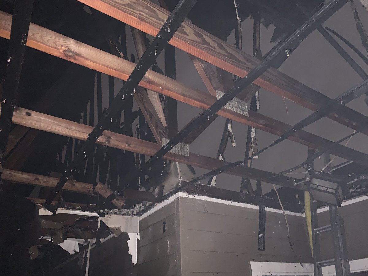 AustinFireInfo's tweet image. William Cannon fire cause has been ruled accidental. Fire originated in the enclosed area around the fireplace box and spread into attic.