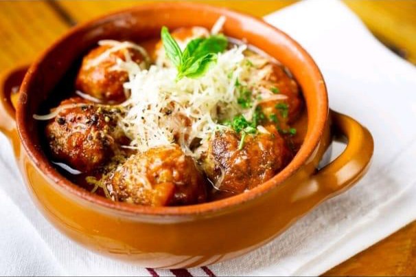 AriaWineBar's tweet photo. The best balls in the city 
#meatballs #eatyourballs #redsauce #italiansdoitbetter #italianfood #foodlovers #italia #deliciousfood #italiancuisine #foodblogger #italianresto #tasty #cucinaitaliana https://t.co/A9UgQbjsxa