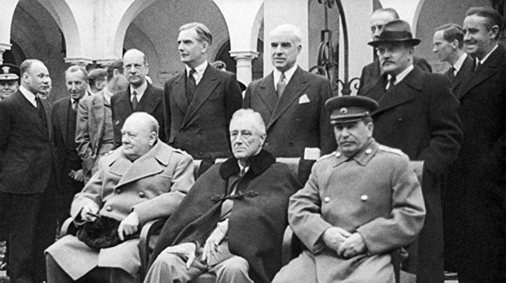 👉Dzisiaj o 17:00 w <a href="/PrzystanekH/">Centralny Przystanek Historia IPN</a> odbędzie się dyskusja zorganizowana w 75. rocznicę konferencji wielkich mocarstw w Jałcie na Krymie, w której udział wezmą:
🔸prof. Małgorzata Gmurczyk-Wrońska,
🔸prof. Marek Kornat,
🔸prof. Tadeusz Wolsza
🔹Prowadzenie: dr hab. Waldemar Grabowski