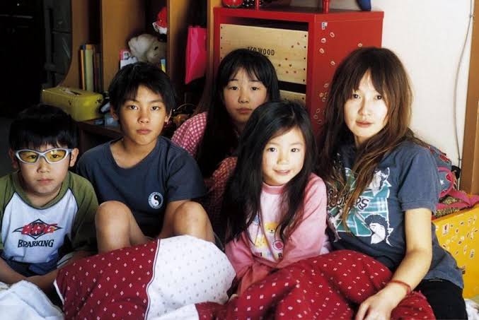 nobody knows (dir. hirokazu koreeda, 2004)- four siblings are abandoned by their mother so she can live with her lover - the film shows how the four kids struggle to survive with almost no money and no parents to care for them- also watch shoplifters (2018) by koreeda please