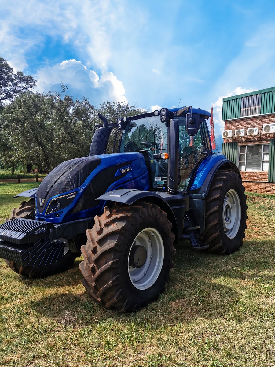 Maandae is nie meer blou as jy 'n Valtra trekker het nie.

Die #Valtra T234 is nou op 'n spesiale promosie.

Skakel ons gerus vir meer inligting of stuur 'n boodskap met jou besonderhede vir ons om jou te kontak.

#landbou #trekker #suidafrika