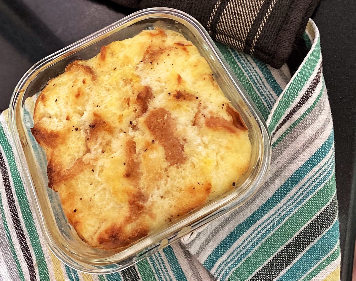 artyshruti's tweet photo. #BreadButterPudding for my boy who loves it. One of the simplest recipes π #baking https://t.co/6ufQn6Pfug