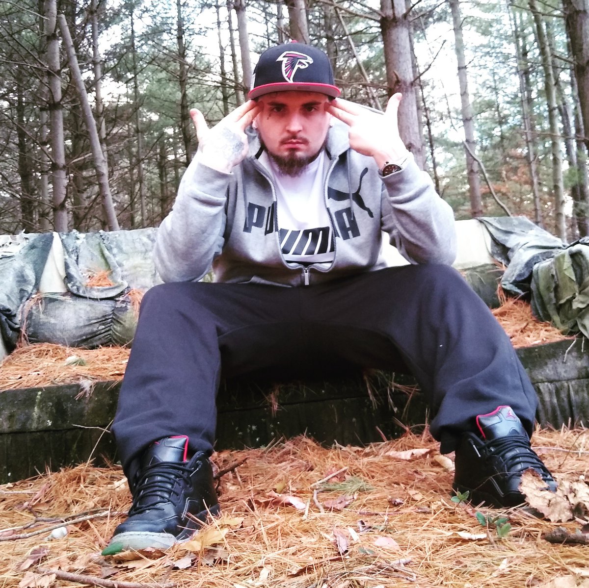 cutt_yung's tweet photo. Waiting to blow
#yungcuttcutthroat #yci #hiphop #photooftheday #trending #googlemyname #branding #blogger #interview #beeninthefield #movingforward #repost ##money #followme #mansionparty #illuminati #devilwantmysoul #catalog #underground #party #live #travel #podcast #Oscars https://t.co/zZw277Md6Z