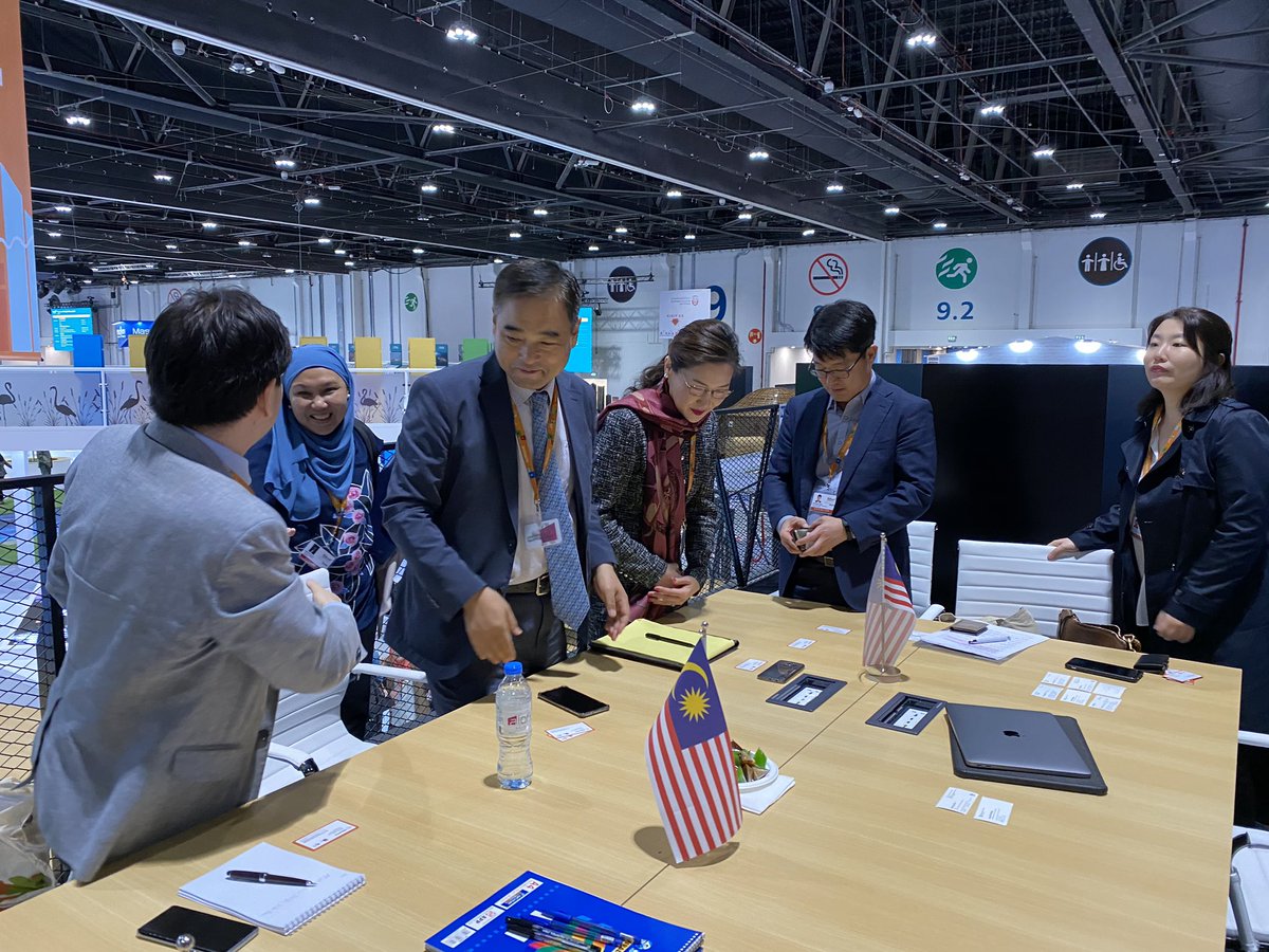 Bilateral meeting with the Seoul Metropolitan Government. Sharing our past experience in organizing the #WUF9 and talking about the urban regeneration efforts in Seoul which has led to the Government of South Korea interest in hosting more knowledge platforms on cities. #wuf10