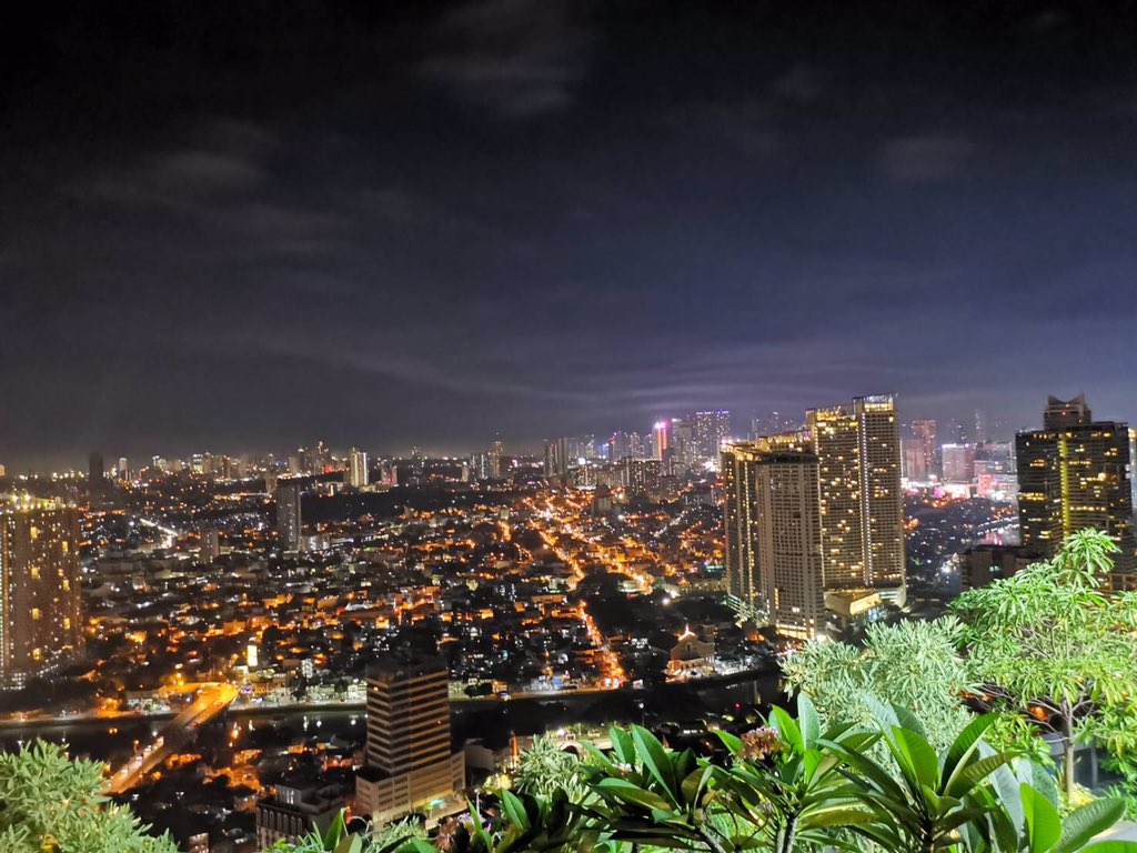 GENSAIcareer's tweet photo. フィリピンで就職して、仕事帰りにホテルの最上階から夜景を眺めたりしてみませんか？

https://t.co/dXxb7portr

フィリピン就職にご興味のある方は、お気軽にご連絡下さい。 https://t.co/hn5fnBEct5