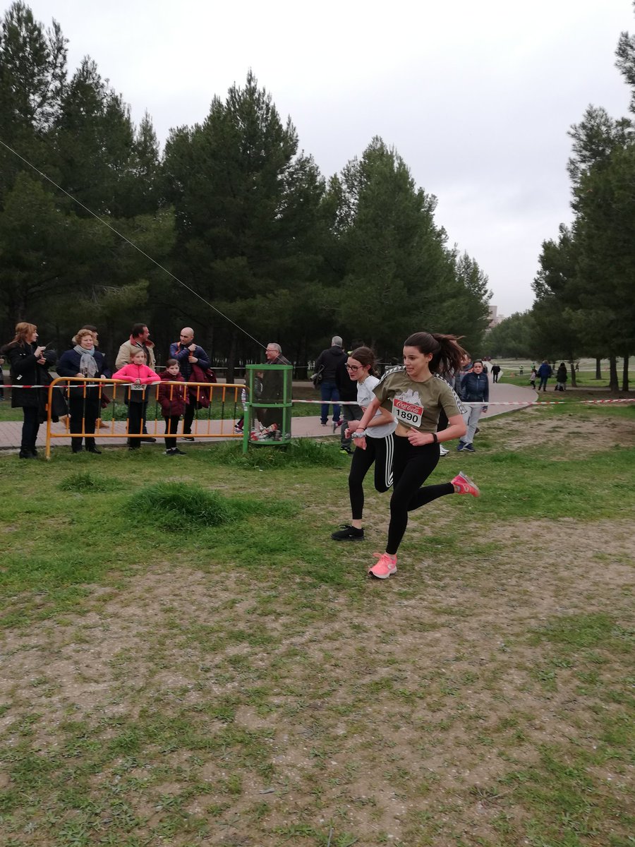 iesmmoliner's tweet photo. Gran jornada ayer en el XX Cross STEM IES María Moliner: carreras y talleres uniendo a la ciencia y a la salud. https://t.co/y3wBVbcpQC