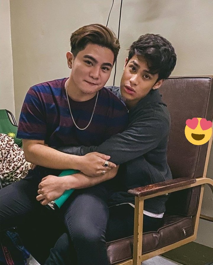 angelaliban24's tweet photo. Sorry guysss GELDON na talaga ngayon!! GELDON hahahahaha.๐
ship na ko byeee.
@imgellomarquez @donnypangilinan @maxinejiji
#GELDON https://t.co/d4nUlFJmtu