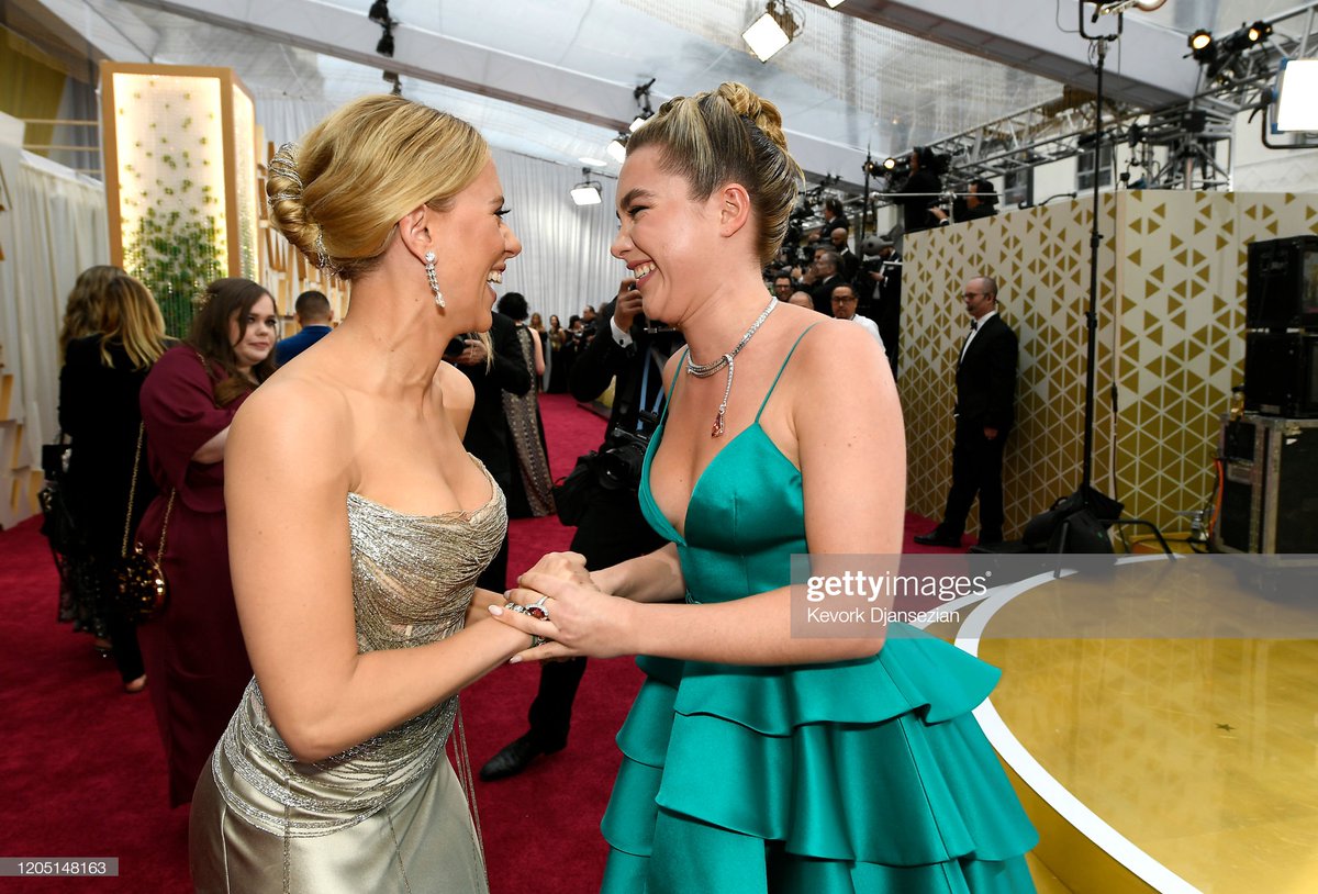 ScarlettForum's tweet photo. 📸 | Scarlett with Margot Robbie, Florence Pugh, Brie Larson and Taika Waititi at #Oscars2020  ❤️💖
#ScarlettJohansson https://t.co/PBBjAcup3j